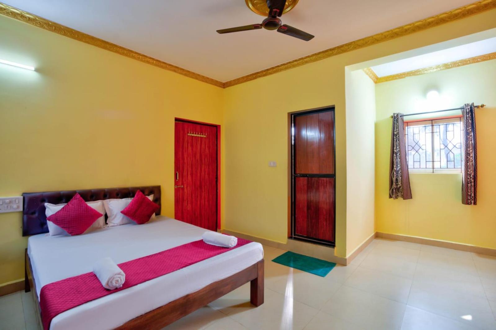 Hotel Savita カラングート 部屋 写真
